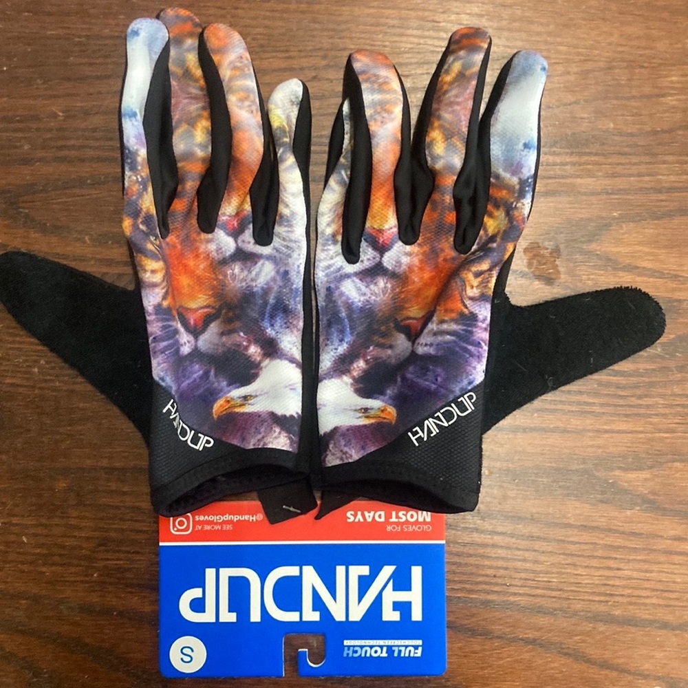 Handup Gloves size S NWT